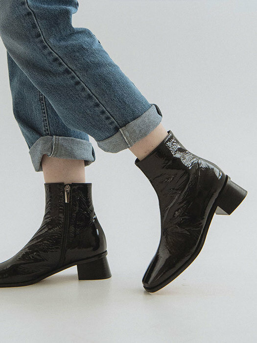 ara classic ankle boots_ black