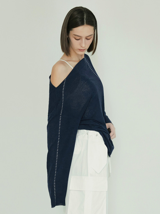 UNBALANCED OFF-SHOULDER KNIT / NAVY