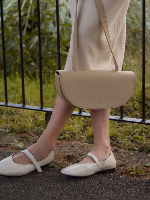 Omelet shoulder bag Beige