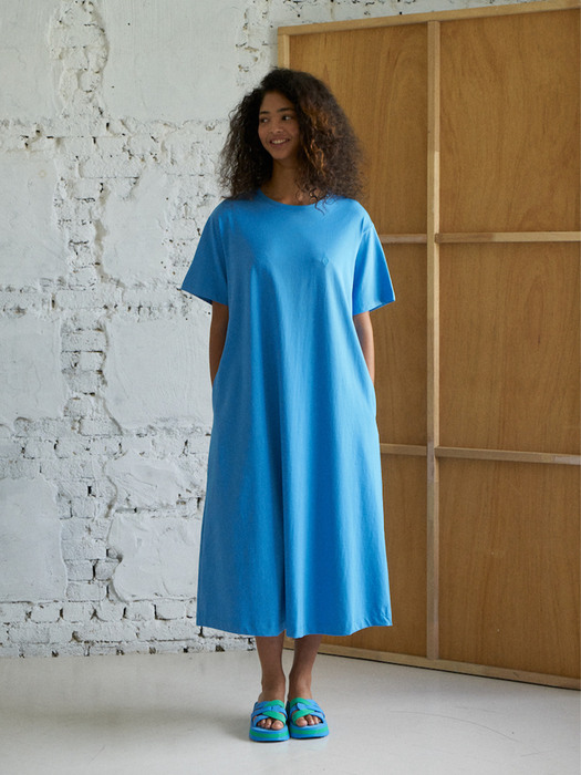 Cutout T-shirt dress in organic blue cotton