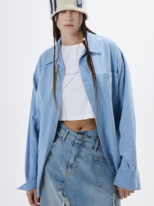 CURVY STITCHED DENIM SHIRT - LIGHT DENIM