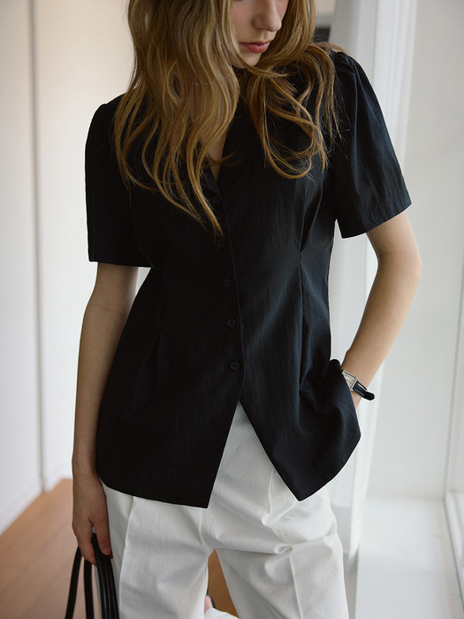 Classic Open Collar Blouse [Black]