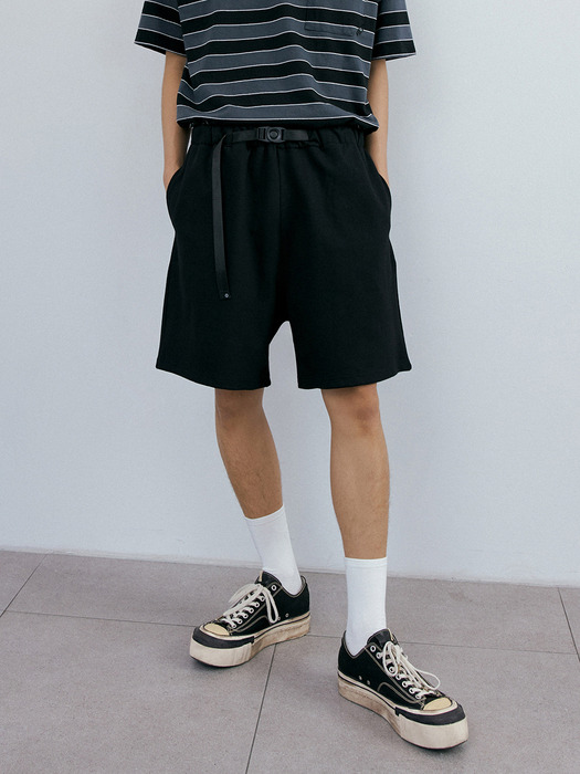 Belted Uniform shorts (black)