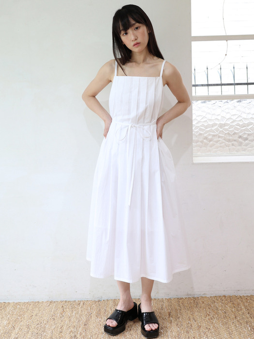 PLEATS CAMISOLE DRESS / WHITE