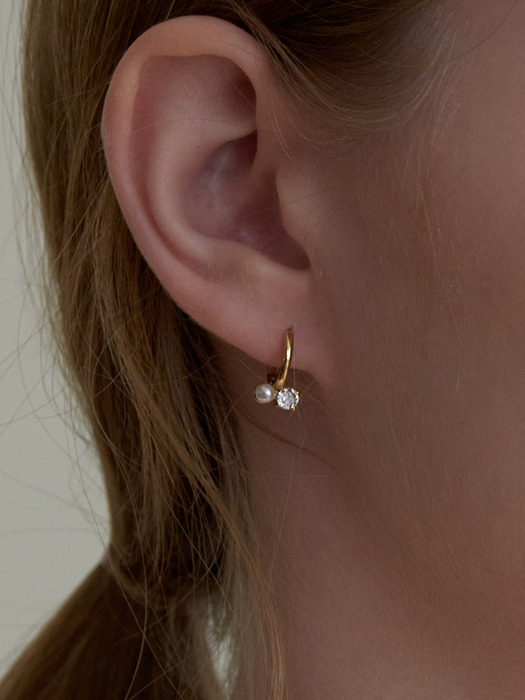 cubic pearl earring