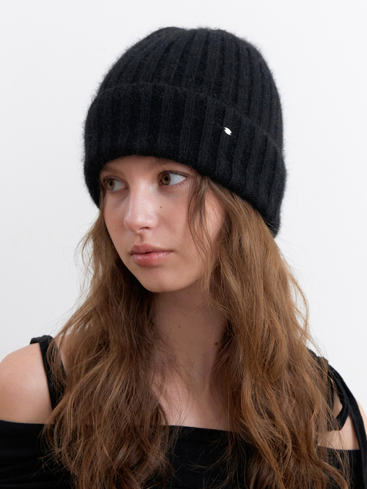 soft knit beanie - black