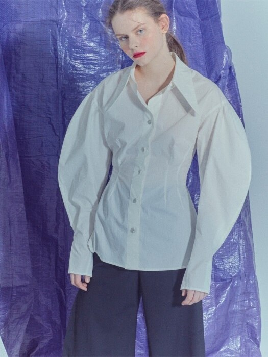 Minimal rounded volume blouse - White