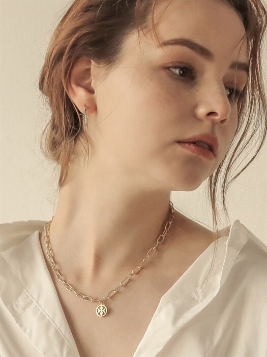 Kyra Precious Square Silver Necklace