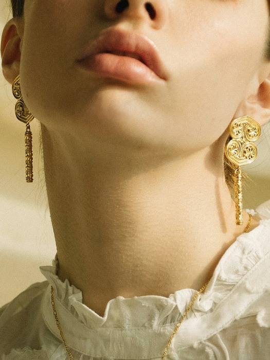 Classic blossom laurel bar earrings (925 silver)