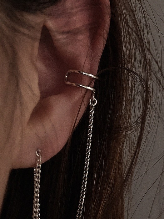 Chain trick earring and earcuff