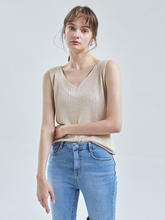 V SLEEVELESS KNIT TOP_LIGHT BEIGE