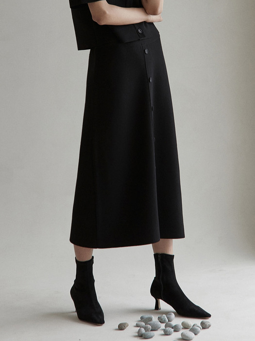 V. button point knit skirt (black)