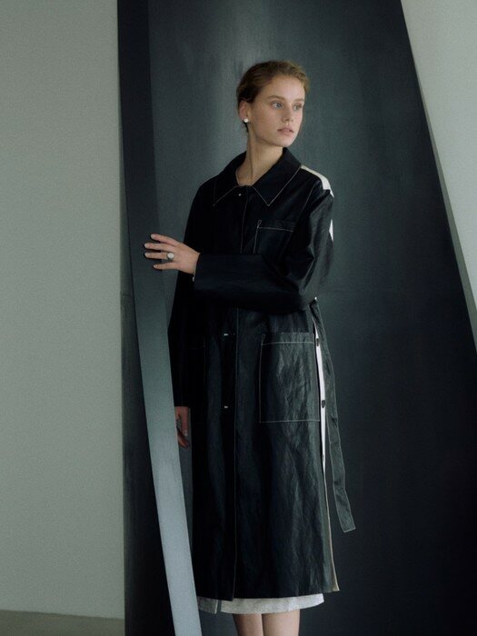 SIDE SLIT LEATHER MAC COAT (BLACK)