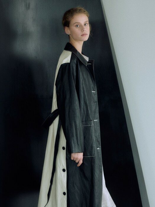 SIDE SLIT LEATHER MAC COAT (BLACK)