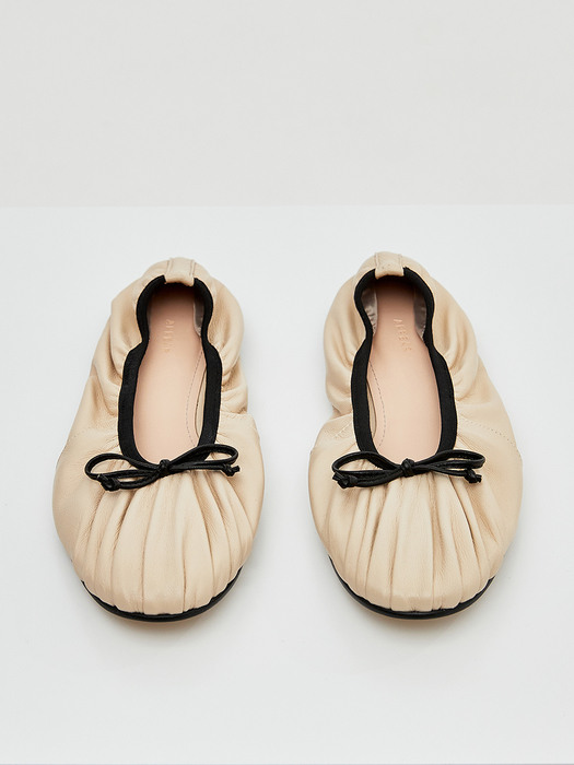 베일 발레리나 플랫 (Cream Veil Ballerina Flats)
