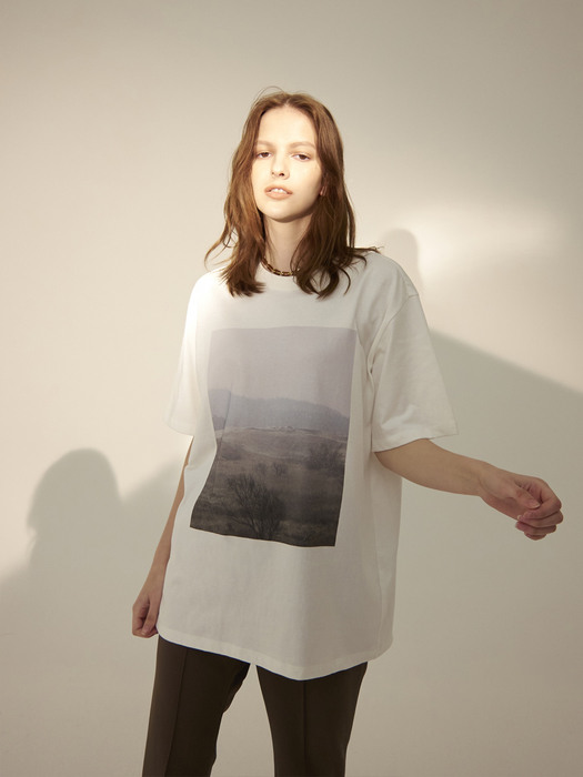 [EXCLUSIVE] THE EARTH ROOM PRINT T-SHIRTS