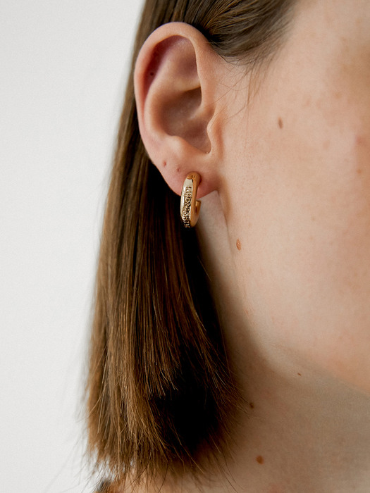 curving earring - gold