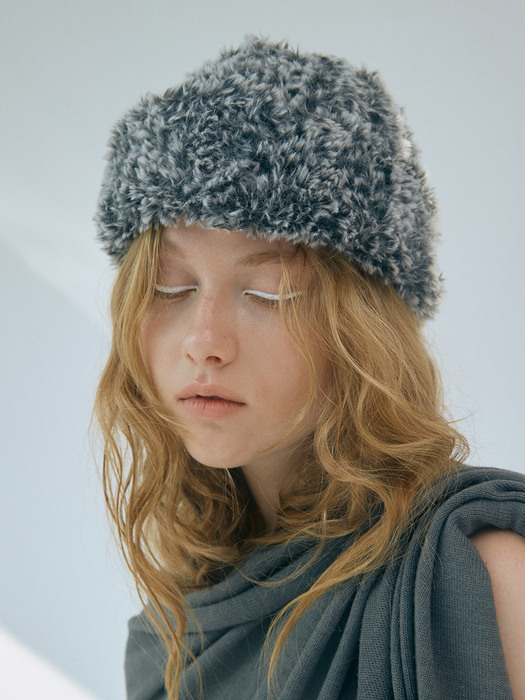 [Let there be light] Fur beanie in Grey