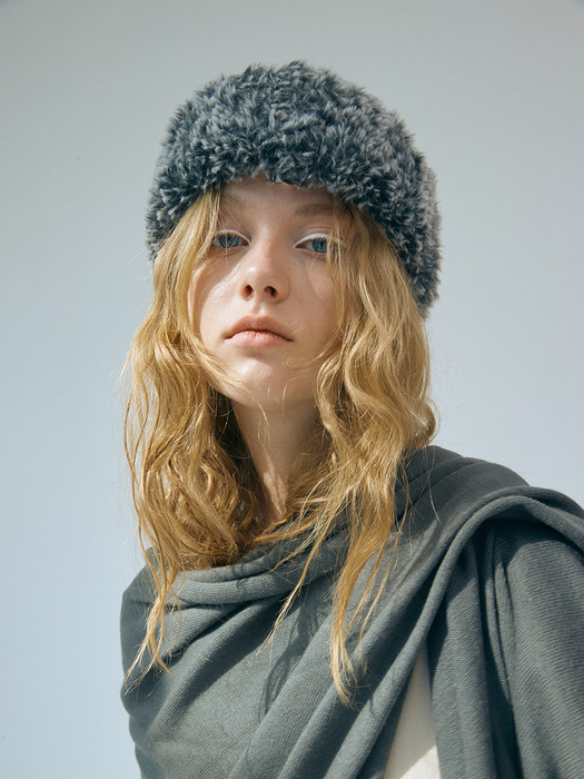 [Let there be light] Fur beanie in Grey