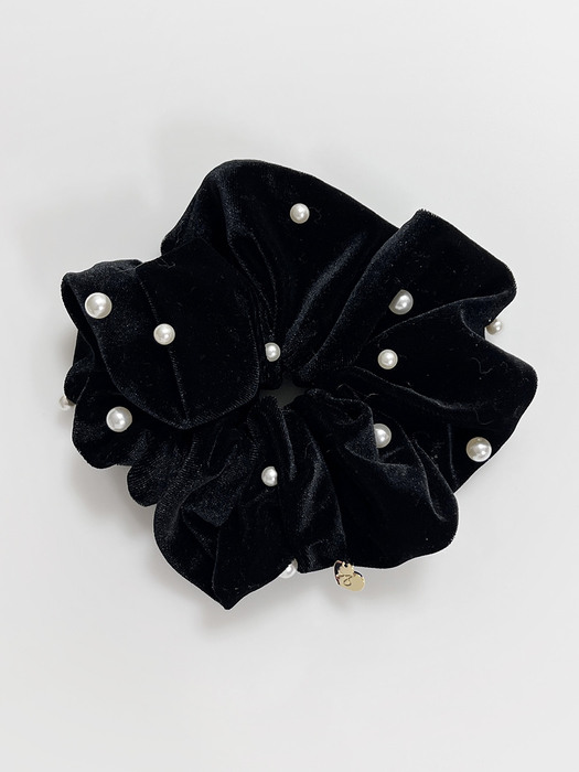 Pearl Velvet Scrunchie