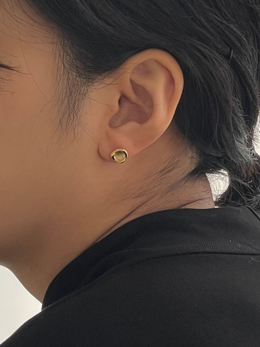 tiny gemstone gold earring (clear,black)