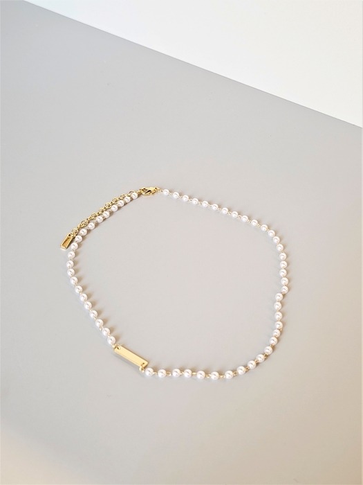 Pearl bar necklace