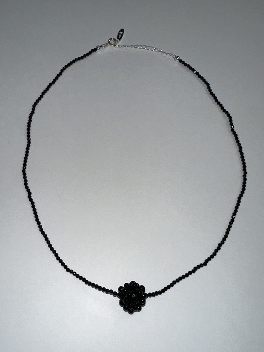 23 DAILY_BLACK BALL OF DOTS NECKLACE