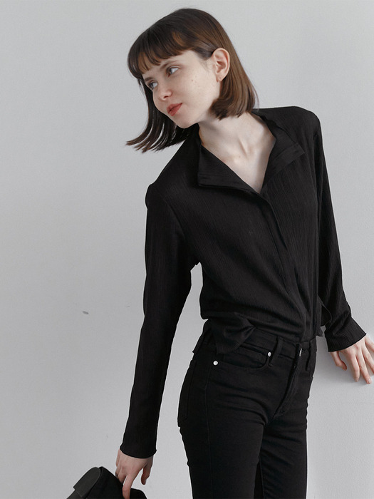 Pleats crop blouse(Black)