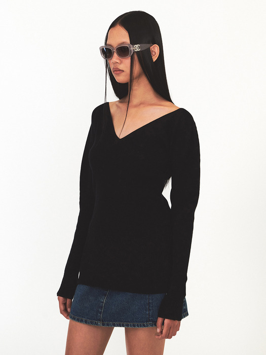 V NECK SILHOUETTE CARDIGAN (black)