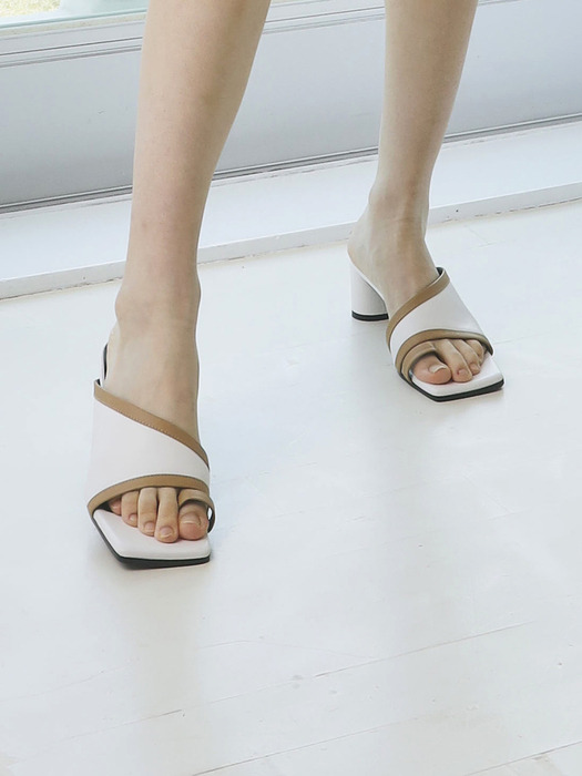 Rian Mule Sandals