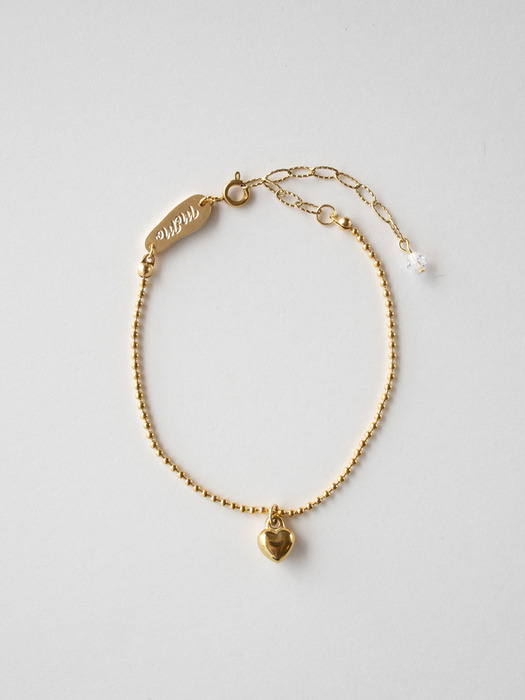 Small heart with surgical gold ball chain bracelet