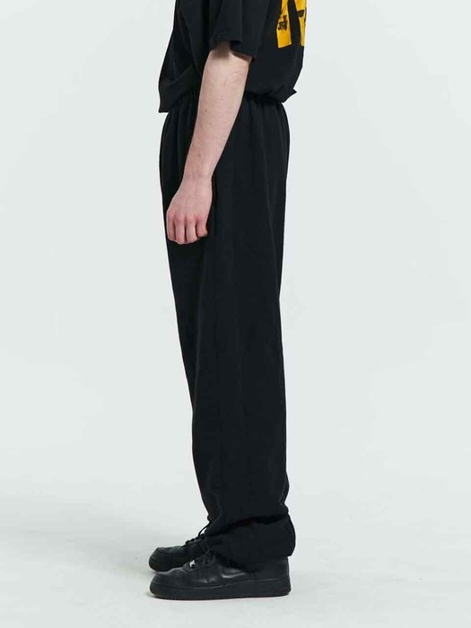 MPa CALF LOGO SWEAT PANTS (BLACK)