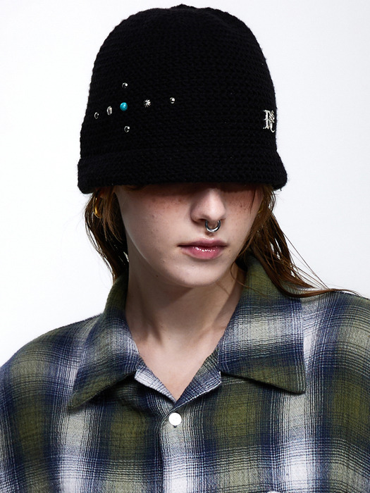 RIVET KNIT BEANIE - BLACK