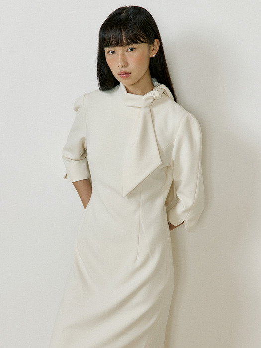 Muffler One-piece (ivory)