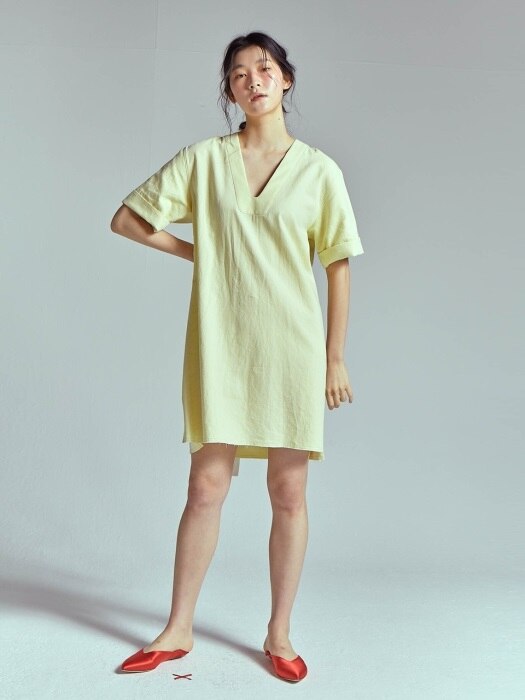 DEEP V NECK LINEN MINI DRESS[LEMON]