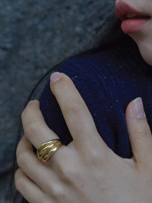 croissant gold ring