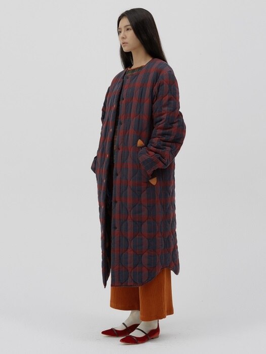 Inside-out oversize check quilted coat [red]