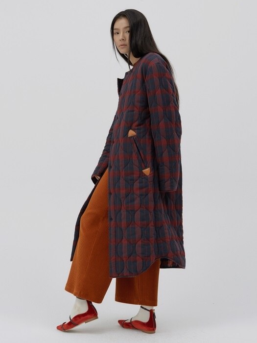 Inside-out oversize check quilted coat [red]