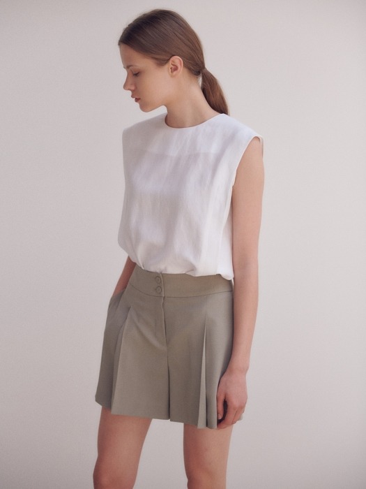 19N Pleats sleeveless blouse [WH]