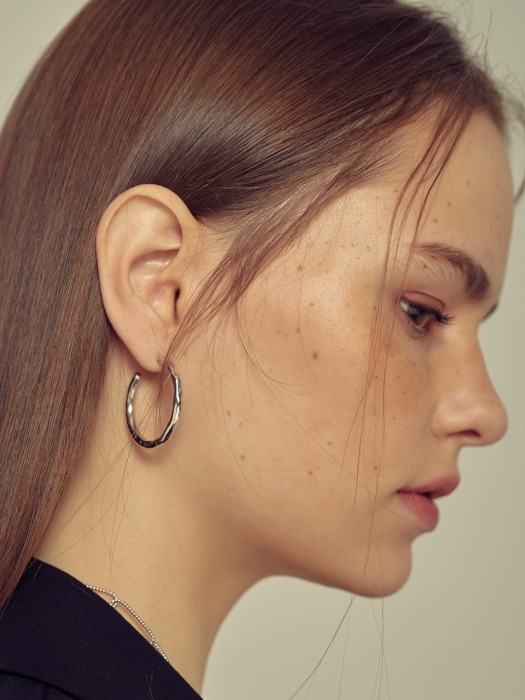 Texture hoop earrings