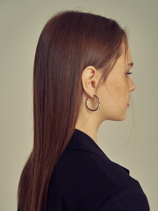 Texture hoop earrings