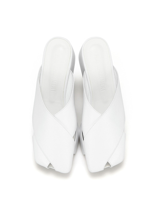 Squared toe crisscross with separated platforms | White