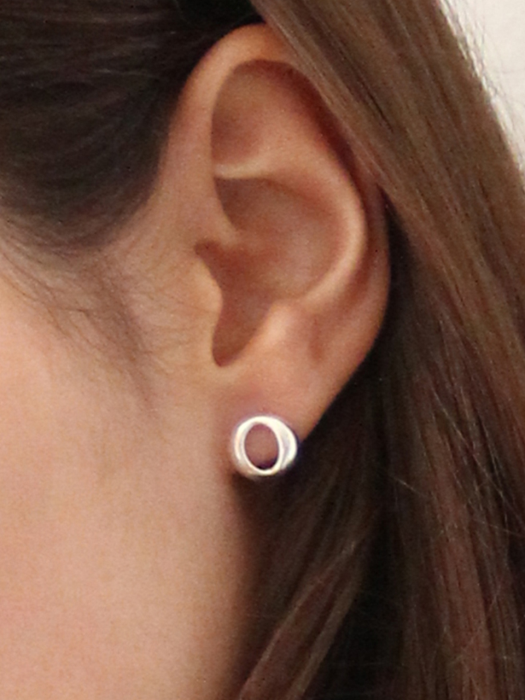 LU12 O ring earring