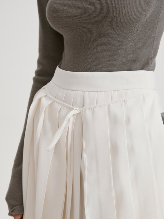 TIE-BACK LAYERED PLEATED SKIRT (OFF WHITE)
