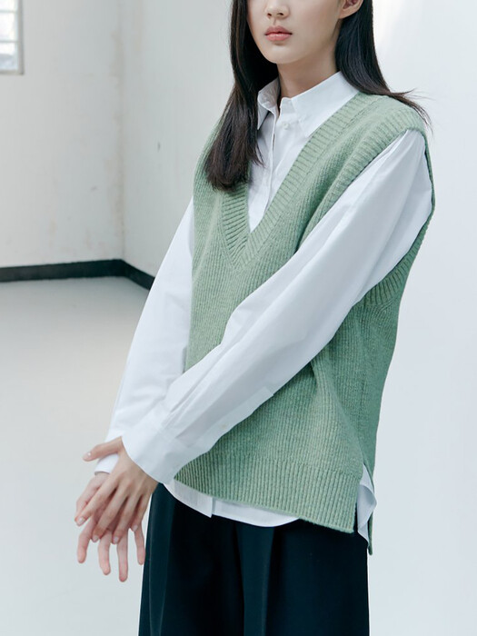 Button Strap Knit Vest - Green (KE0951M02L)