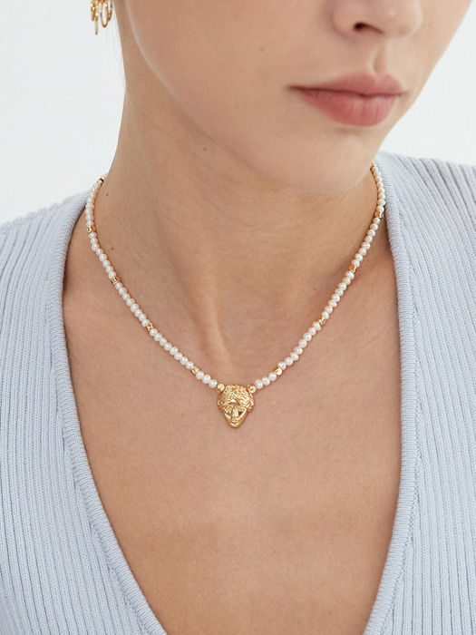 Fortune Goddess Pearl Necklace
