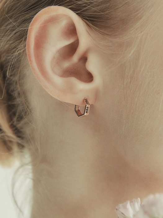 [단독] 14k gold Hexagonal onetouch earrings (14k 골드) b01