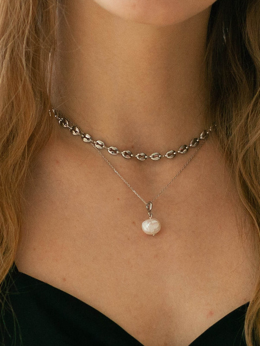 bold two line surgical pearl necklace