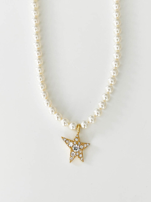 Lodestar Pendant Pearl Necklace