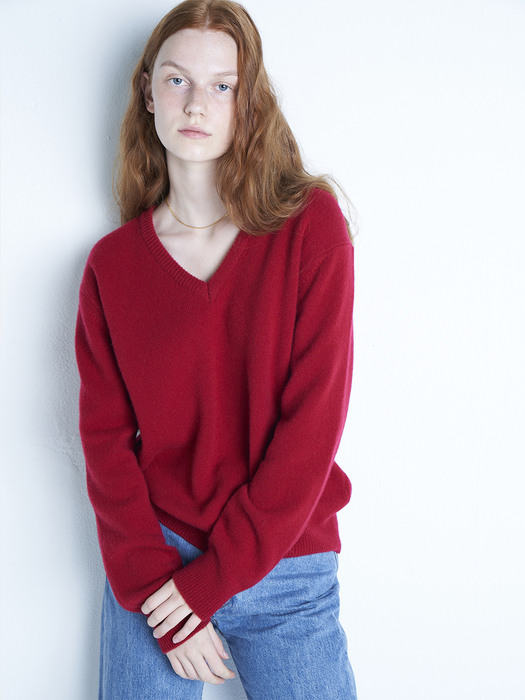 Corrin V-neck Sweater (RED)